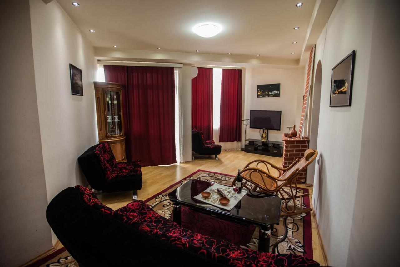 Sunny Apartments. Tbilisi. 300 Aragveli Kültér fotó